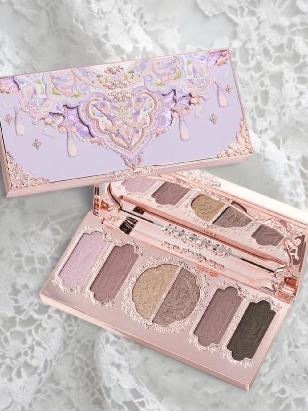 Flower Knows Butterfly Cloud Collar Embossed Six-Color Makeup Palette 🦋